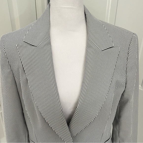 Le Suit Blazer Women 8 Seersucker Ibiza Pinstripe B/W Turn Back Cuff Career Boss - Picture 5 of 14